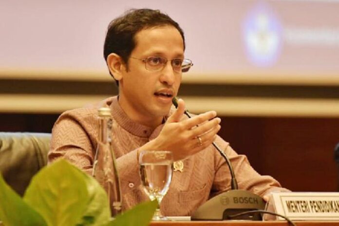 1756996400-6dcf75ae472743001fc0a6ccad6e9448 বিক্ষোভে উত্তাল ইন্দোনেশিয়া, দুর্নীতির অভিযোগে সাবেক মন্ত্রী আটক