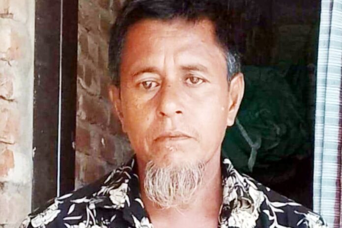 ধানক্ষেতে কীটনাশক ছিটাতে গিয়ে কৃষকের মৃত্যু