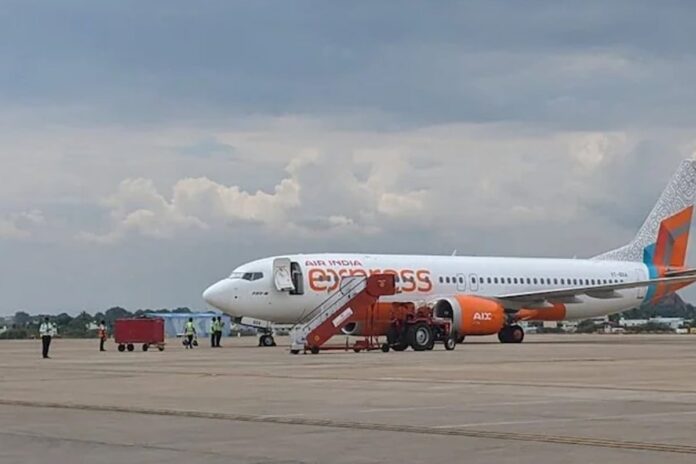 ইঞ্জিনে ত্রুটি, মাঝ আকাশ থেকেই ফিরল এয়ার ইন্ডিয়া এক্সপ্রেসের ফ্লাইট
