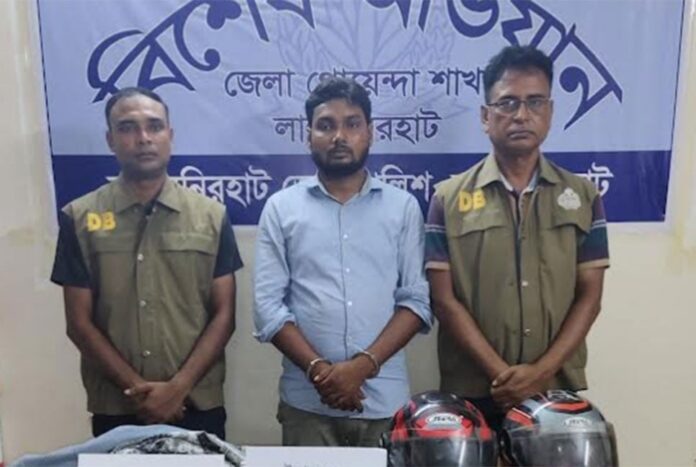 1757084082-6fd33470dea458ab90e18c964caa6eb9 লালমনিরহাটে ছিনতাইকারী গ্রেফতার, মালামাল উদ্ধার