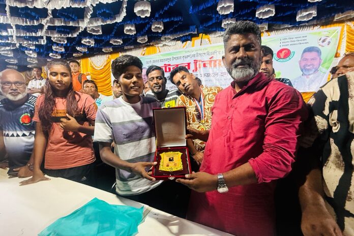 নওগাঁয় বিএনপির প্রতিষ্ঠাবার্ষিকীতে একদিনে ১২ দলের ফুটবল খেলা