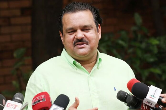 1757900524-053facd15c2afd05e8cd33fec9224008 না খেলার চেয়ে তো খেলা ভালো: আকরাম খান