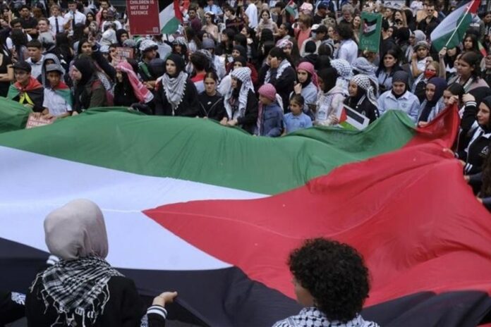 1757921692-bf177d4a62463485e2fbfcf288bef72e গাজায় সাংবাদিক হত্যার প্রতিবাদে অস্ট্রেলিয়ায় বিক্ষোভ