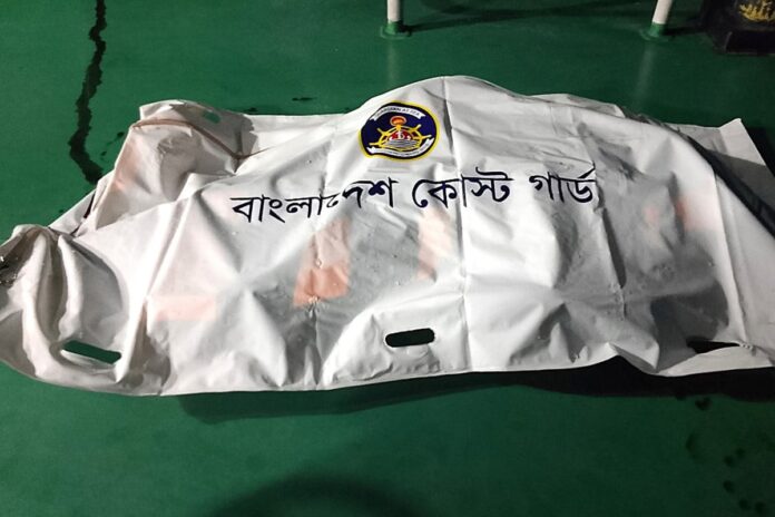 সুন্দরবনে নদী থেকে পর্যটকের মরদেহ উদ্ধার, পরিবারের কাছে হস্তান্তর