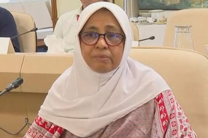 চিকিৎসার জন্য সিঙ্গাপুর গেলেন স্বাস্থ্য উপদেষ্টা