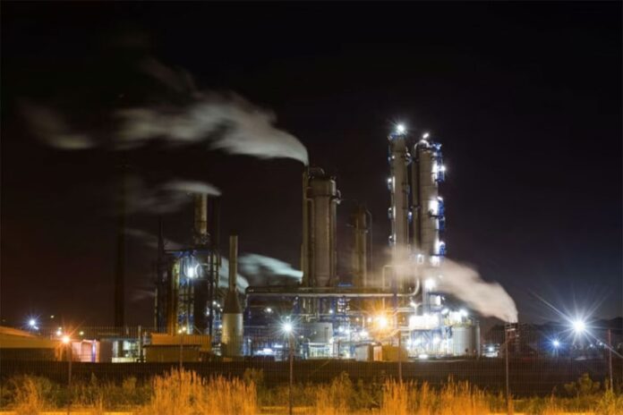 উৎপাদন স্তর বজায় রাখতে নতুন তেল ও গ্যাস প্রকল্প প্রয়োজন : আইইএ