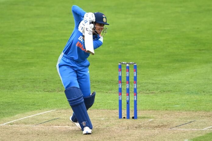 র‍্যাঙ্কিংয়ে শীর্ষে ফিরলেন স্মৃতি মান্ধানা