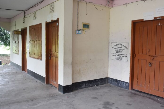 1758526536-0ed36c343b522f24c4884553ac09b072 চন্দনী ইউনিয়ন পরিষদে চেয়ারম্যান-সচিবহীনতায় সাধারণ মানুষ ভোগান্তিতে