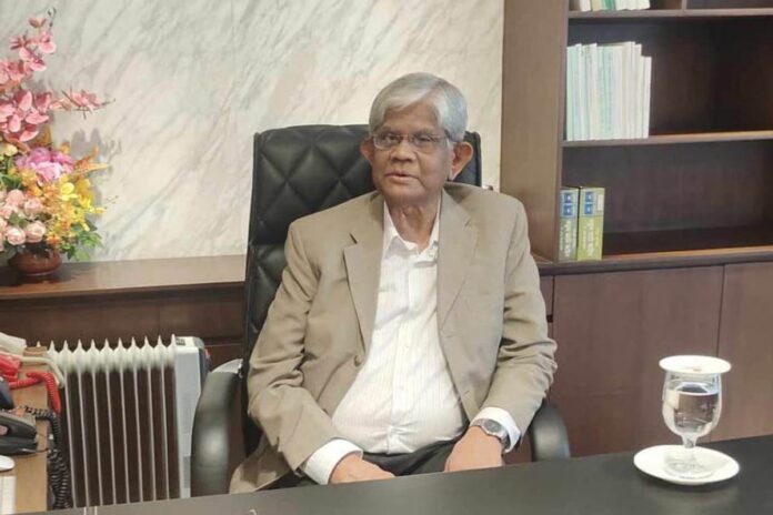 1758533938-8ff9351f31861e9d918976a2cd957b50 পুঁজিবাজার থেকে সবসময় মুনাফা আসবে এমন ধারণা ভুল : অর্থ উপদেষ্টা