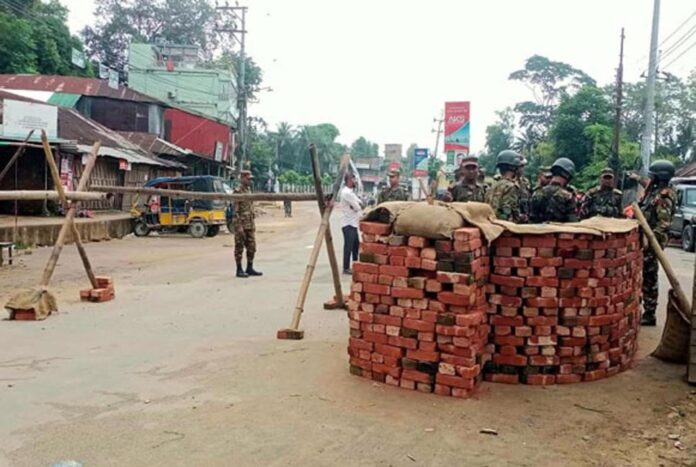 খাগড়াছড়িতে ১৪৪ ধারা অব্যাহত, আটকা পণ্যবাহী ট্রাক