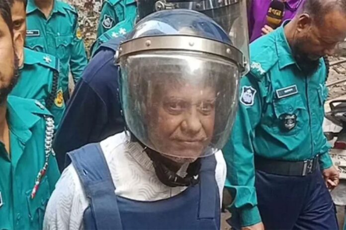 দুদকের মামলায় গ্রেফতার দেখানো হলো সাবেক বিচারপতি মানিককে