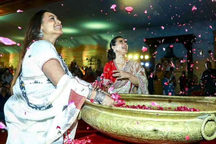 দুর্গাপূজায় একসঙ্গে কাজল ও রানি