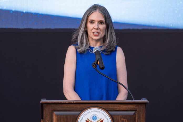 হংকংয়ে মার্কিন কূটনীতিককে কঠোর সতর্কবার্তা চীনের