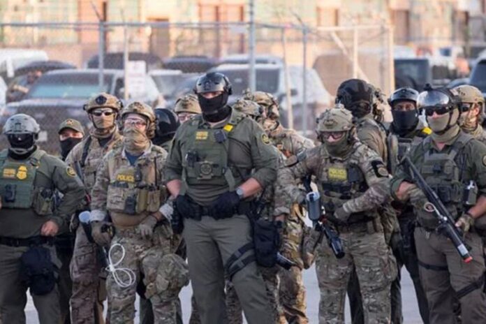 শিকাগোতে ন্যাশনাল গার্ড মোতায়েনের অনুমোদন দিলেন ট্রাম্প