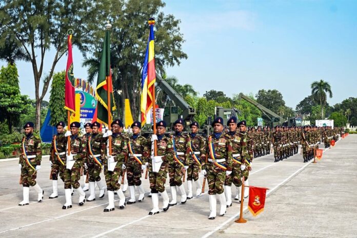 সেনাবাহিনীর অর্ডন্যান্স ও ইএমই কোরের রিক্রুট ব্যাচ কুচকাওয়াজ অনুষ্ঠিত
