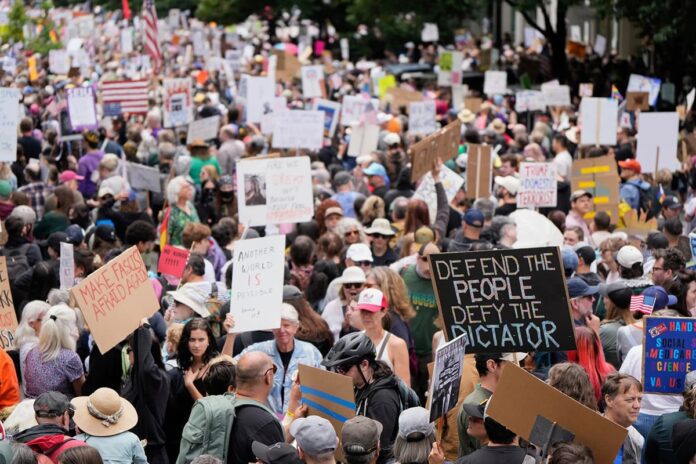 যুক্তরাষ্ট্রজুড়ে ট্রাম্পবিরোধী সমাবেশ শনিবার