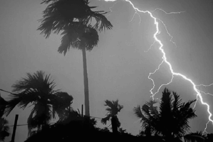 দুপুরের মধ্যে চট্টগ্রাম-কক্সবাজারে বজ্রবৃষ্টির আশঙ্কা