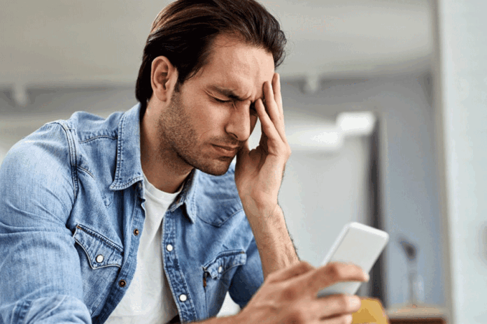 স্মার্টফোন ব্যবহারের ভুলের কারণে বাড়ছে ক্যানসারের ঝুঁকি