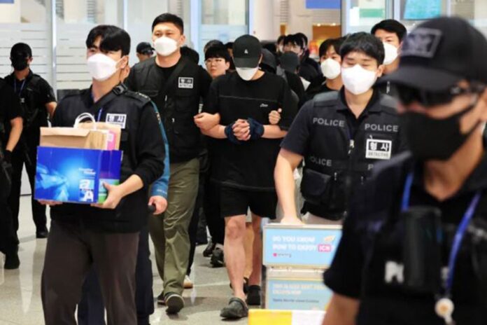 কম্বোডিয়ায় আটক ৬৪ দক্ষিণ কোরীয় নাগরিককে দেশে ফেরার পর গ্রেফতার