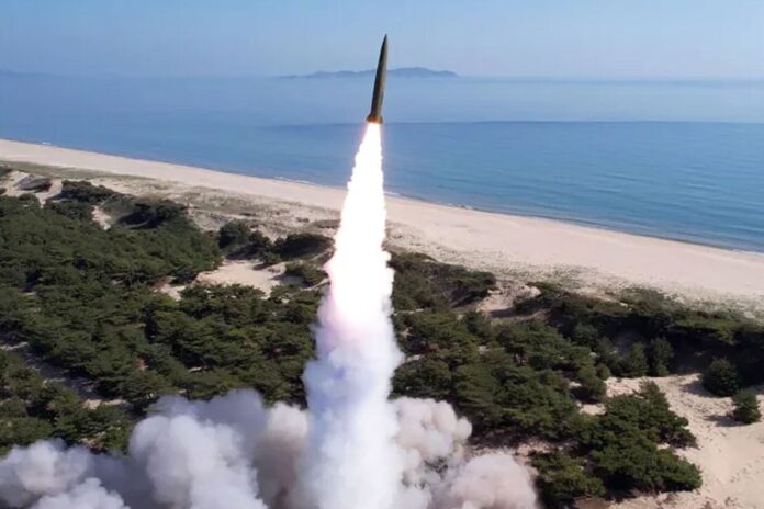 1761104403-aaacdfbe3a8726c76c25f8927fc1b5c1 দক্ষিণ কোরিয়ায় বৈঠকের আগে উত্তর কোরিয়ার ব্যালিস্টিক ক্ষেপণাস্ত্র নিক্ষেপ