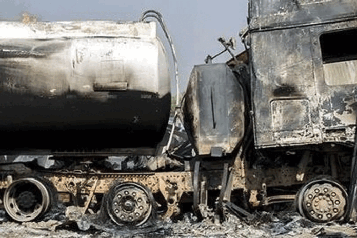 1761109462-fee4e47f3e4c529b1f2c751035a4492c নাইজেরিয়ায় জ্বালানি ট্যাঙ্কারে ভয়াবহ বিস্ফোরণ, নিহত ৩৮