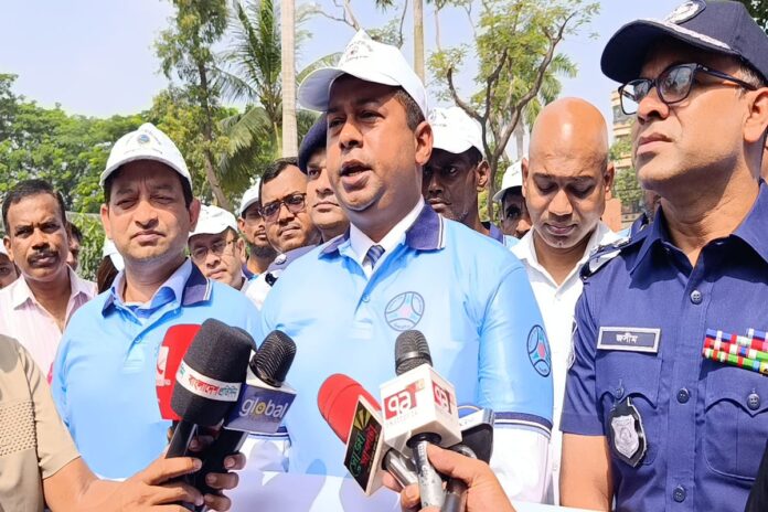 1761118197-64b8299d1597b8a5c7b9cb9c88642f6c গাড়ির গতি নিয়ন্ত্রণ না করলে জীবনের নিয়ন্ত্রণ থাকে না : নারায়ণগঞ্জের ডিসি