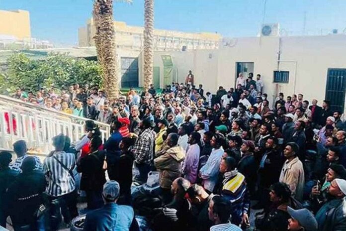 লিবিয়া থেকে দেশে ফিরল ৩০৯ বাংলাদেশি