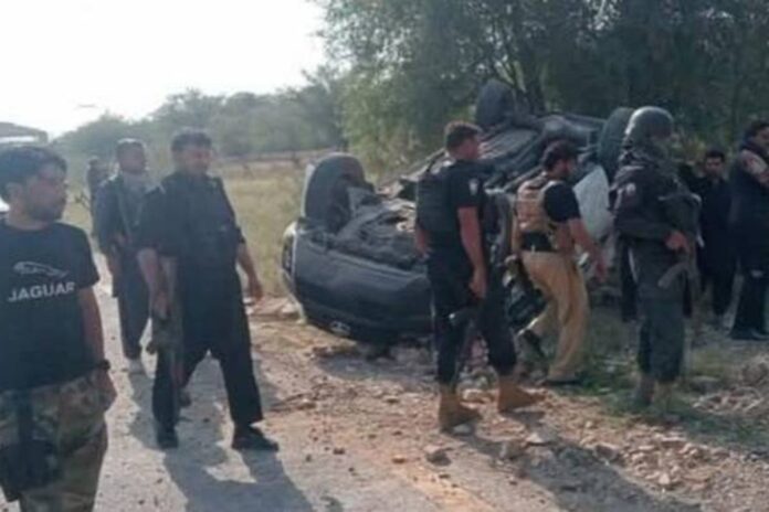 পাকিস্তানে পুঁতে রাখা বোমা বিস্ফোরণে ৩ পুলিশ কর্মকর্তা নিহত