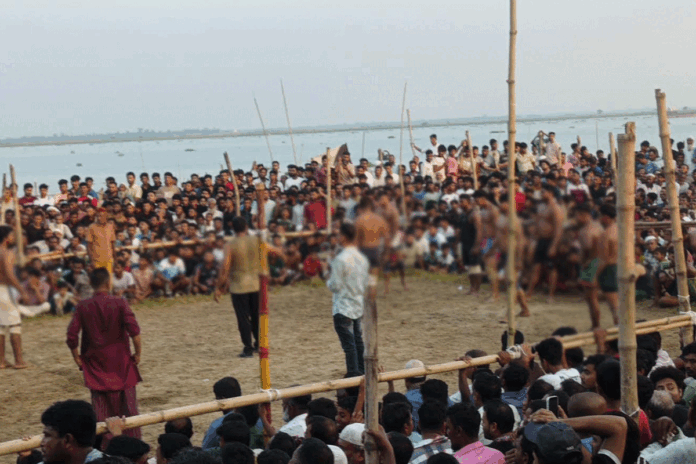 1761376422-fee4e47f3e4c529b1f2c751035a4492c সোনারগাঁয়ে কাবাডি খেলায় হাজারো দর্শক, ফিরে এলো হারানো ঐতিহ্য