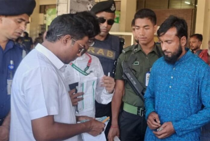 1761403299-555be525efa987aedda379067c171fdb হবিগঞ্জে ট্রেনের টিকিট কালোবাজারি, ৭ জনকে জরিমানা