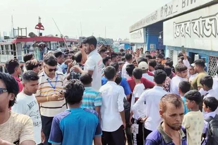 জেলার দাবিতে ভৈরবে একযোগে সড়ক-রেল-নৌপথ অবরোধের ঘোষণা