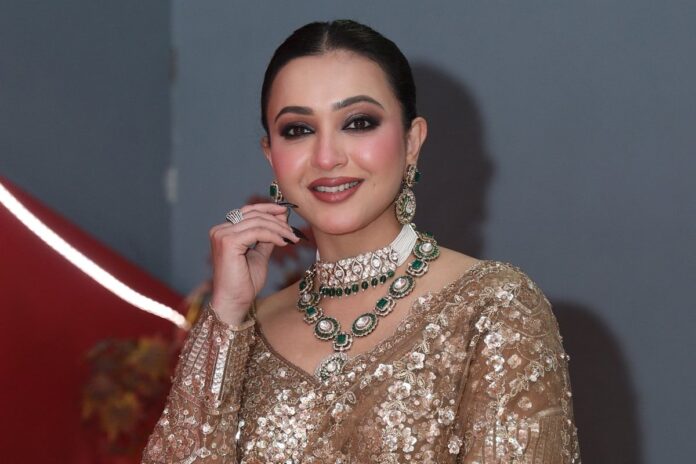 1761654835-6c1bc534dc1def4881d34070c00db28a ‘২০ বছর পর ট্রেনে চড়লাম’ বলে সমালোচিত কৌশানি