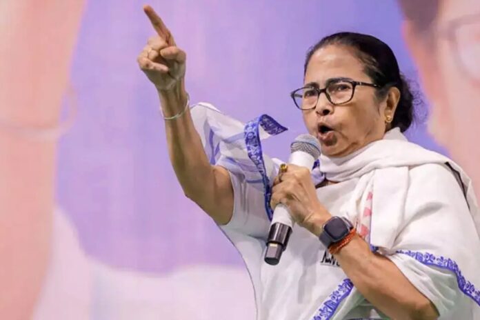 এনআরসি আতঙ্কে আত্মহত্যার অভিযোগ পশ্চিমবঙ্গে, মমতার নিশানায় বিজেপি