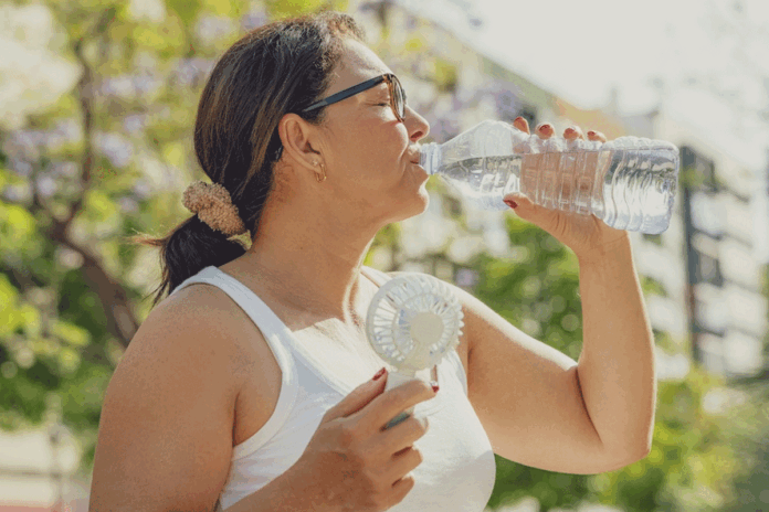 তাপমাত্রা বৃদ্ধির কারণে মিনিটেই একজনের মৃত্যু