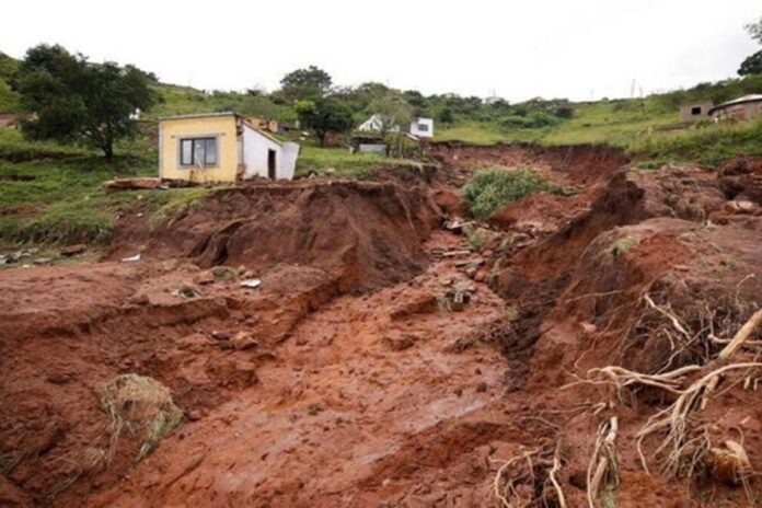 কেনিয়ায় ভূমিধস, প্রাণ হারাল ১৩ জন