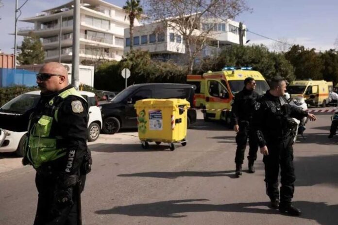 1762049133-8ea50d3a081eb501694d28e3a78a77d0 গ্রিসে বন্দুকধারীর গুলিতে নিহত ২