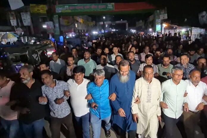 বগুড়ায় খালেদা জিয়া-তারেক রহমানের মনোনয়নে নেতাকর্মীদের বাঁধভাঙা উচ্ছ্বাস