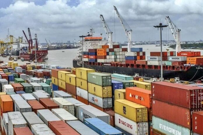 ক্রমাগত হ্রাস পাচ্ছে রপ্তানি, অক্টোবরেই কমেছে ৭.৪৩ শতাংশ