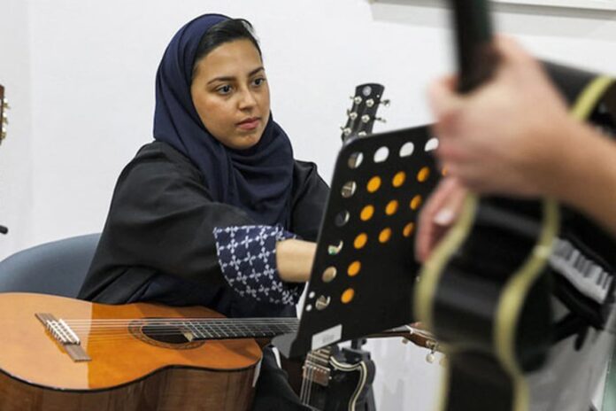 1762281500-89e0a57da74ecab131082052cc78b44b সৌদিতে আরও ১৭ হাজার নারী সংগীত শিক্ষক প্রশিক্ষণ পাচ্ছেন