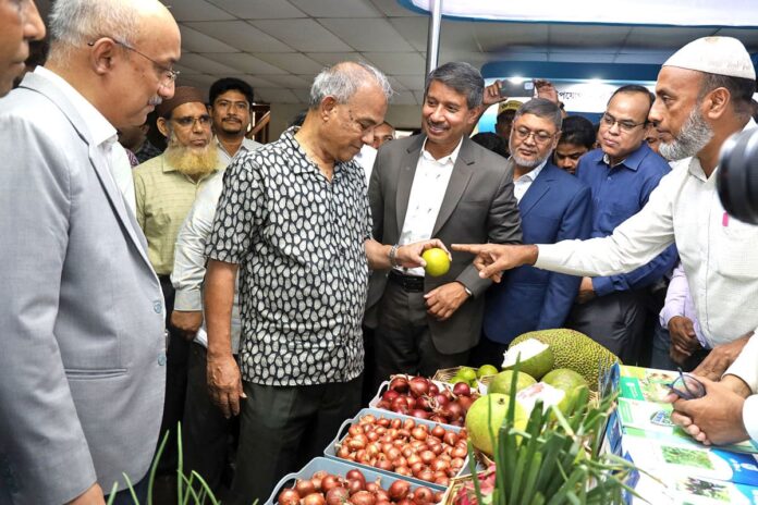 1762340542-3e4c3ce38bc4199452a80b0426a0a5b8 কৃষি গবেষণার মূল লক্ষ্য হোক কৃষকের কল্যাণ : স্বরাষ্ট্র উপদেষ্টা