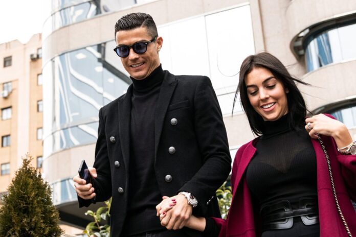 1762348775-b818f1e0b529411e294bd5e18d593ee7 জীবনে এমন কাউকেই খুঁজছিলাম: রোনালদো