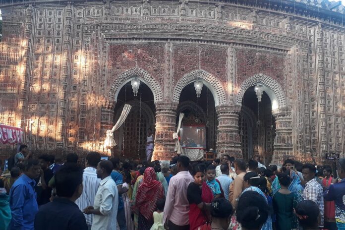 1762349213-ae566253288191ce5d879e51dae1d8c3 ঐতিহাসিক কান্তজিউ রাস মেলা শুরু