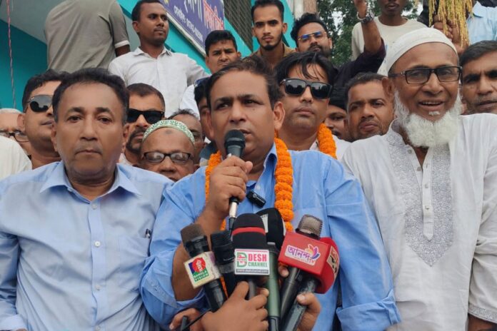 1762349659-070c20146ac88735b29162fb7dfa1ce8 মাদারীপুর-৩ আসনে মনোনয়ন পেয়ে খোকন তালুকদারের আনন্দ শোভাযাত্রা