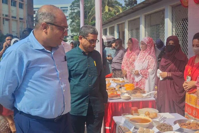 1762357504-0cdf61721b71cd309ea3540c11de10e0 বাগেরহাটে পিঠা উৎসব