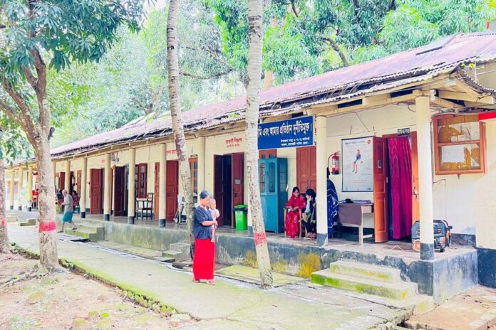 1762408308-e0e28452229af52e70f87dd03c3a30c2 অনিয়ম ও দুর্নীতিতে ডুবছে রাঙামাটির বরকল স্বাস্থ্য কমপ্লেক্স