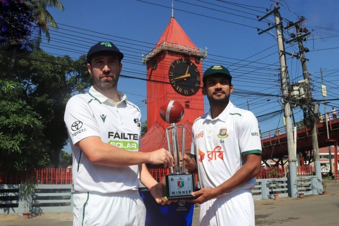 1762698631-0120429d09fcbb0db5807d52fcb438d9 আলী আমজদের ঘড়ির সামনে টেস্ট সিরিজের ট্রফি উন্মোচন