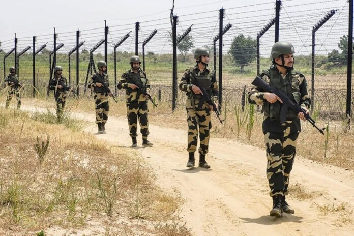 লালকেল্লা বিস্ফোরণ: বাংলাদেশ, পাকিস্তান ও নেপাল সীমান্তে উচ্চ সতর্কতা