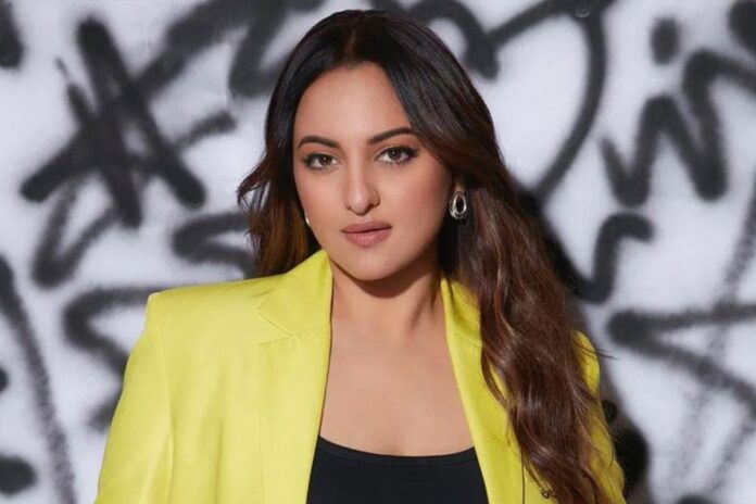 1763018664-e1e27eff64d471101c06b0a9f246c231 সালমানের ‘এশিয়ান ট্যুর’ থেকে বাদ পড়লেন সোনাক্ষী