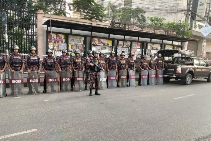 1763107657-ee39e396820627b053ea7fb104826fc9 ঢাকা ও আশপাশের জেলায় ১২ প্লাটুন বিজিবি মোতায়েন