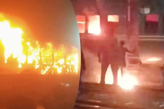 1763178121-743670f2f8ba18806aa213dcbda6ebca অস্থিরতার ফাঁদে দেশ!